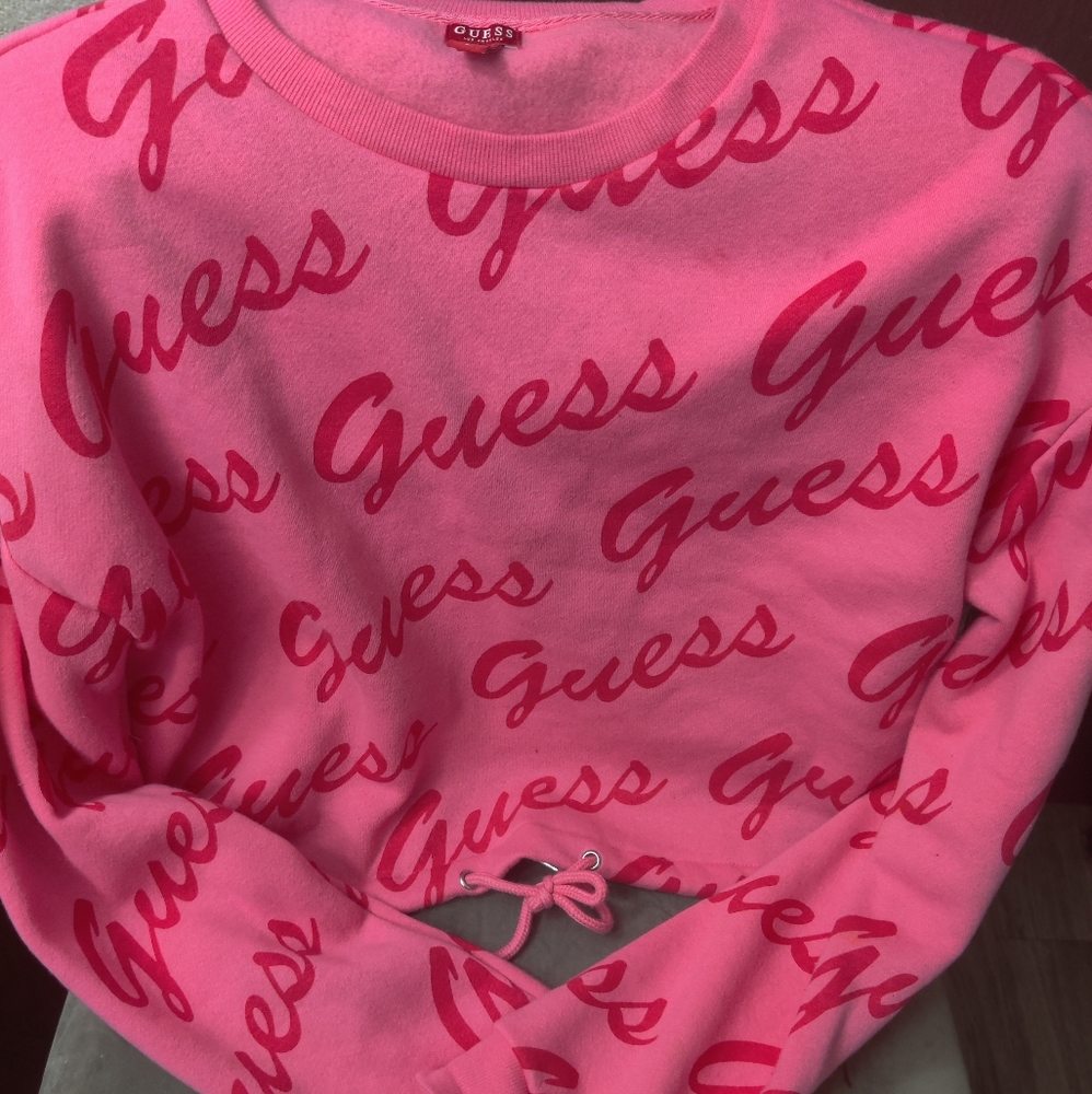 Guess Sweatshirt